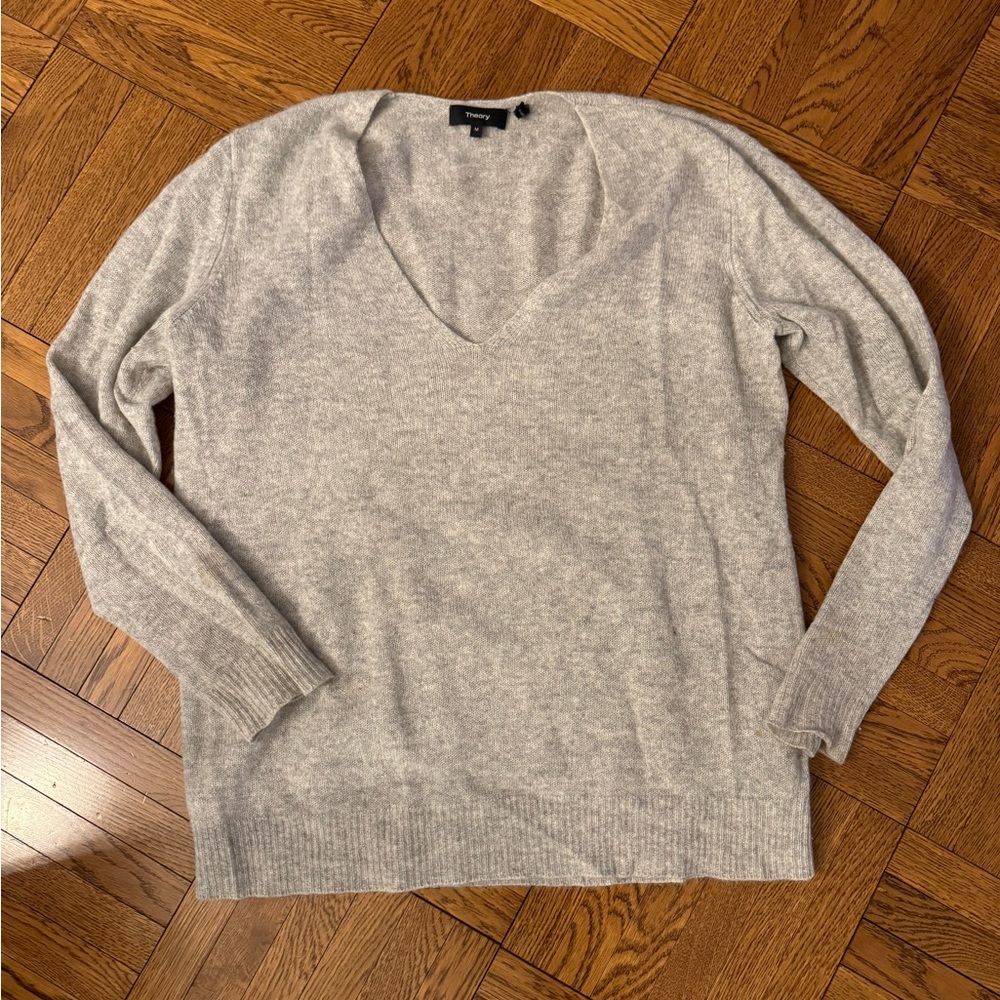 Theory gray cashmere sweater